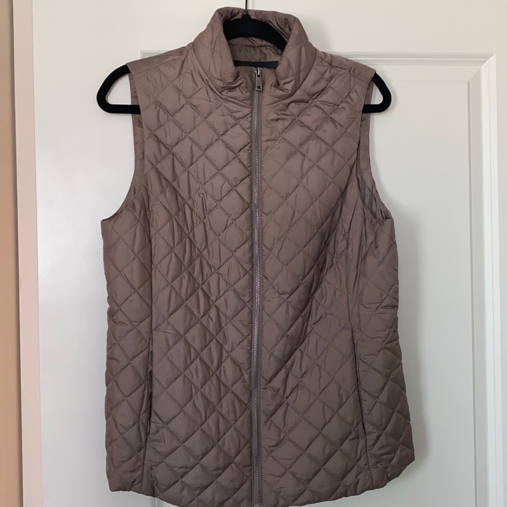 Sleeveless Puffer Jacket